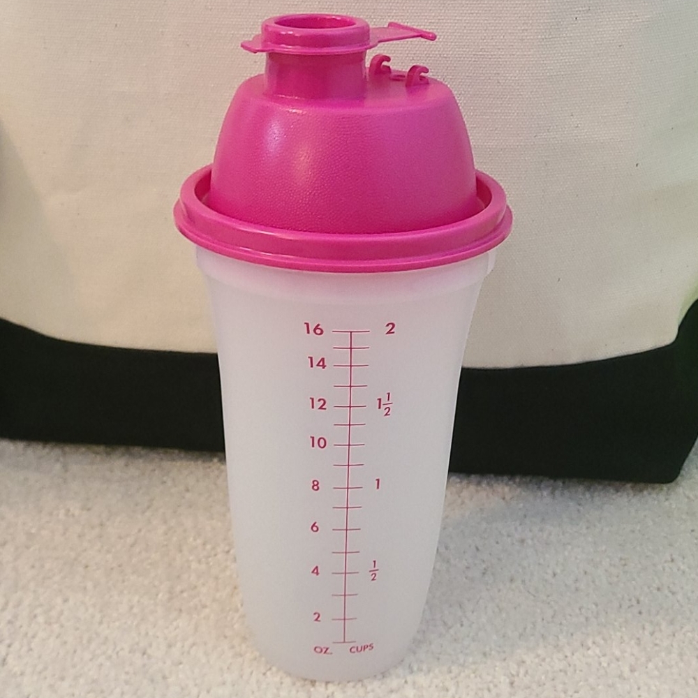 Tupperware Quick Shake Bottle